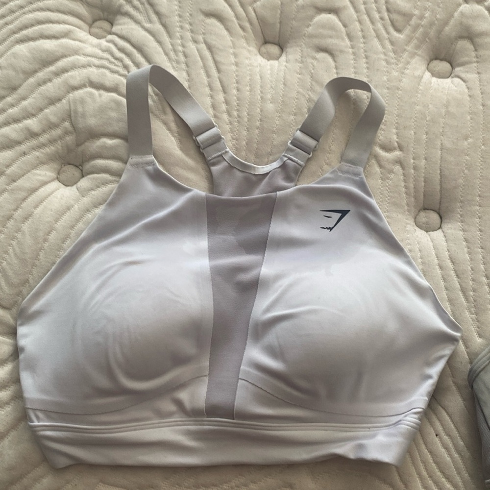 White Gymshark Sports Bra - Small